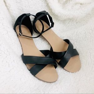 Forever 21 Black Flat Strap Sandals Size 8 New